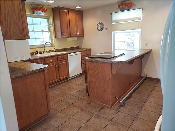 4th image of 803 Coulter Ave