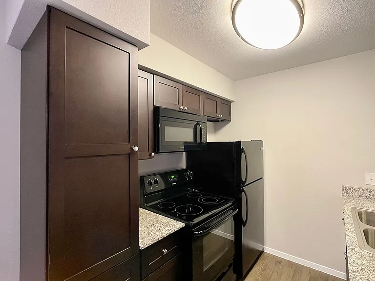 910 Duncan Ln #17 — Photo 7