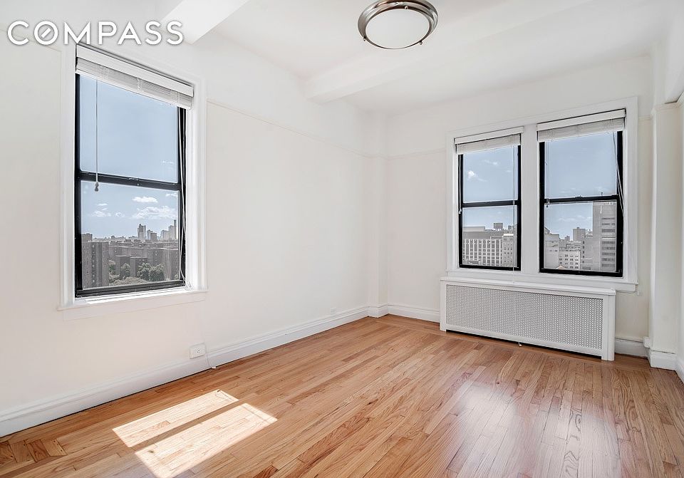 2nd image of 301 E 21st St APT 16L