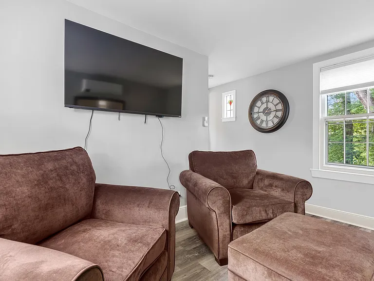 106 Arundel Rd — Photo 5