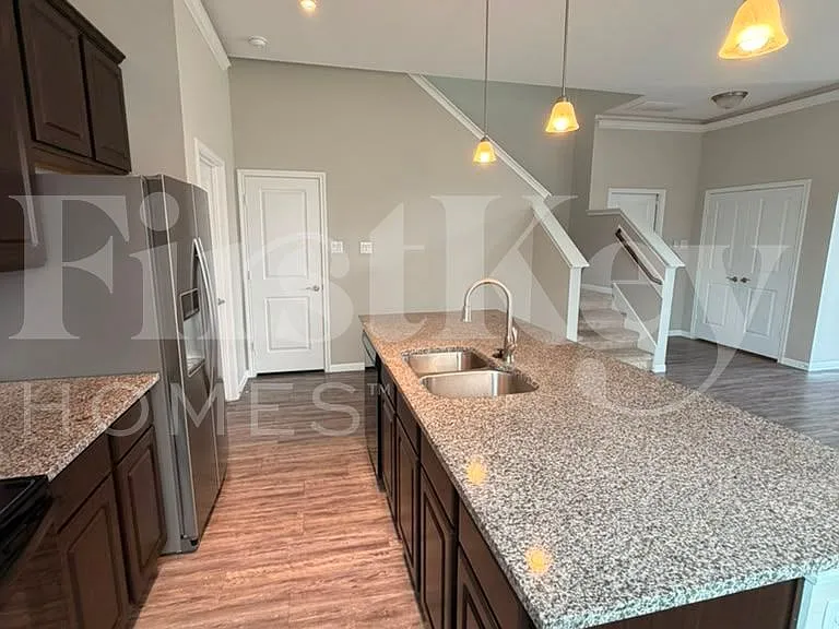 3209 Youngs Meadow Ln — Photo 4