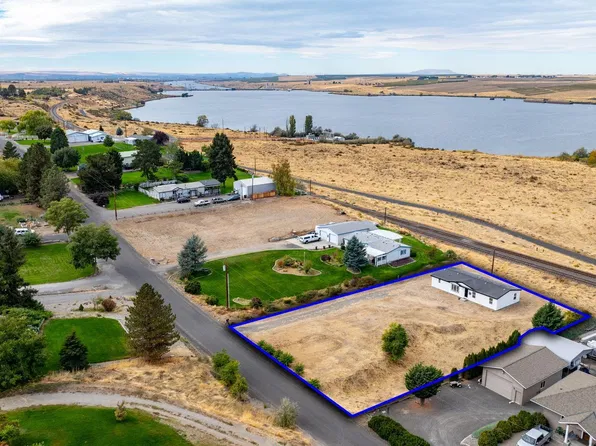 117 Lakeview Dr, Burbank, WA 99323