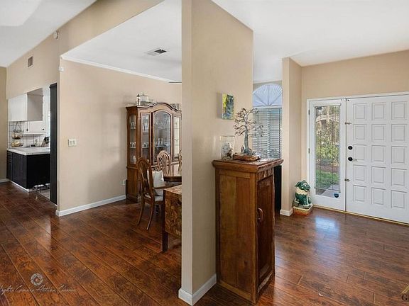 2nd image of 9805 Mesa Oak Dr