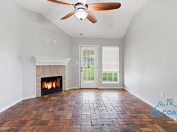 3rd image of 14971 Camp Ln