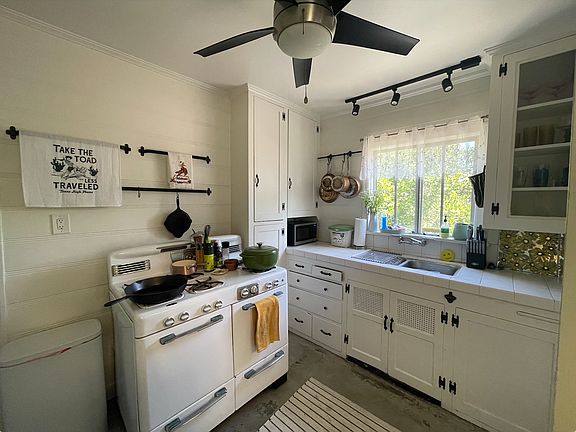 2nd image of 5358 Abbott Pl