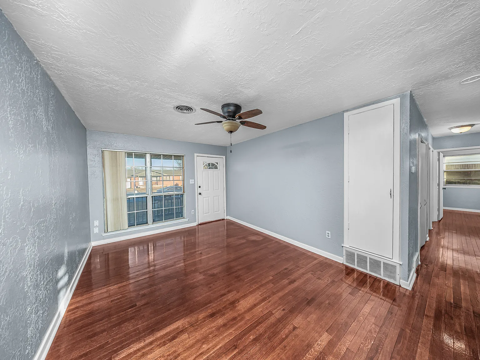 3 bed, 1000 sqft, $1,195 — Photo 4