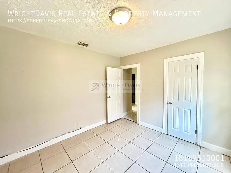 1311 Prescott St S — Photo 18