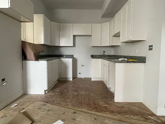 3rd image of 1529 E 72nd St