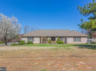 437 White Oak Rd, Fredericksburg, VA 22405