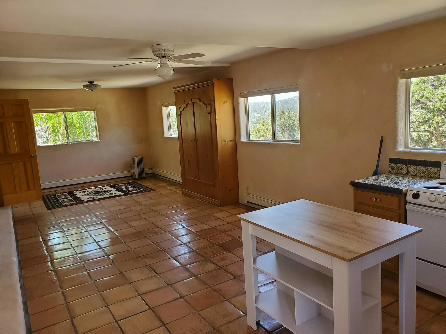 12 Monticello Dr — Photo 4