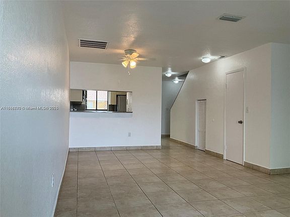 3rd image of 1511 W 42nd Pl #1