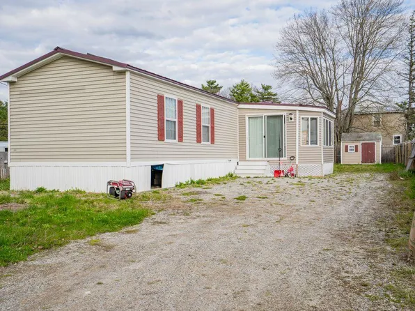 19 Winn Street, Lewiston, ME 04240