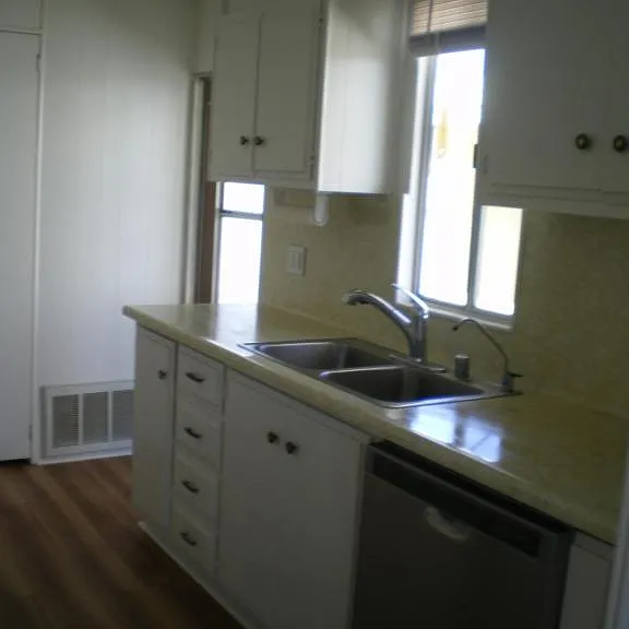 101 San Mateo Cir — Photo 5