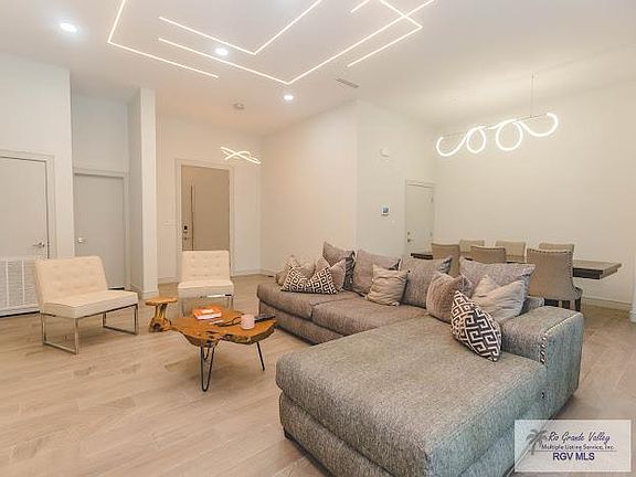 5th image of 378 Villas Soleadas St