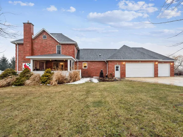 38116 Forestville Rd, Strawberry Point, IA 52076