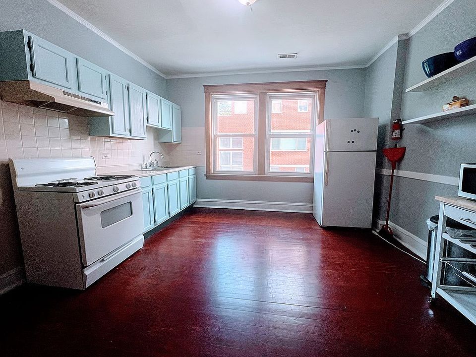 1st image of 1041 N Hermitage Ave #2W