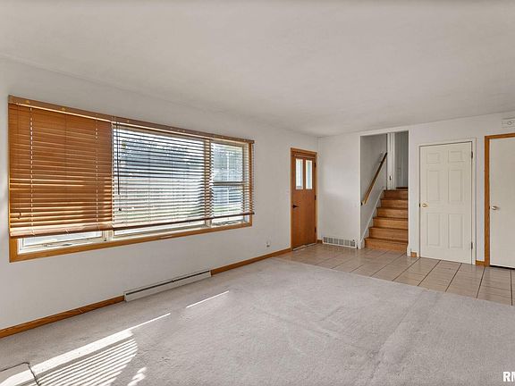 4th image of 1212 Meadow Lane Dr