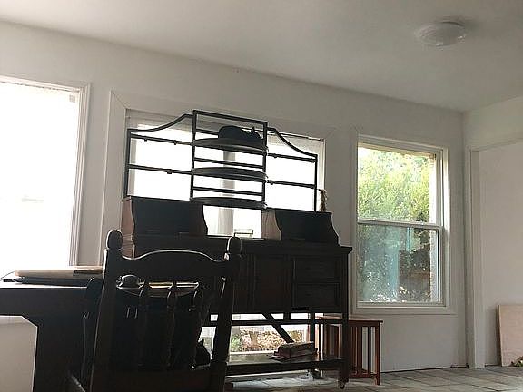 3rd image of 319 Sharon Dr