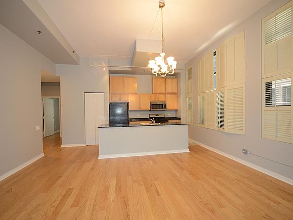 2nd image of 5 N Wabash Ave APT 1003