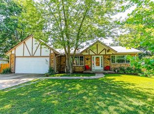 104 Raymond Dr, O'Fallon, MO 63366