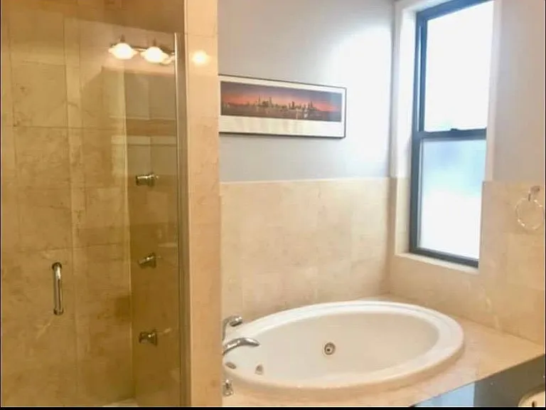1434 W Fletcher St #2F — Photo 16
