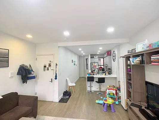 Rented by Parkway CRG Ltd. | media 21