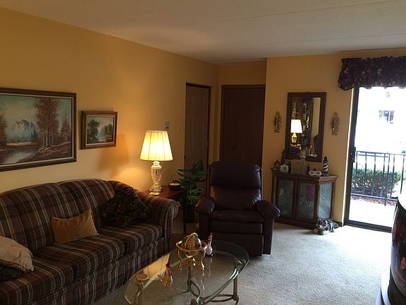 3rd image of 17950 Royal Oak Ct APT 1S