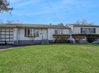 14 Morton St, Brentwood, NY 11717