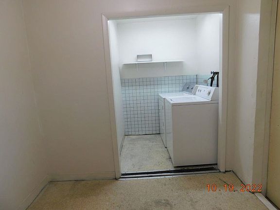 2nd image of 407 W 1st St #2