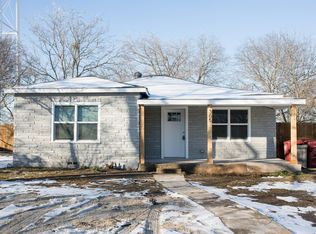 305 W Sherman St, Bells, TX 75414