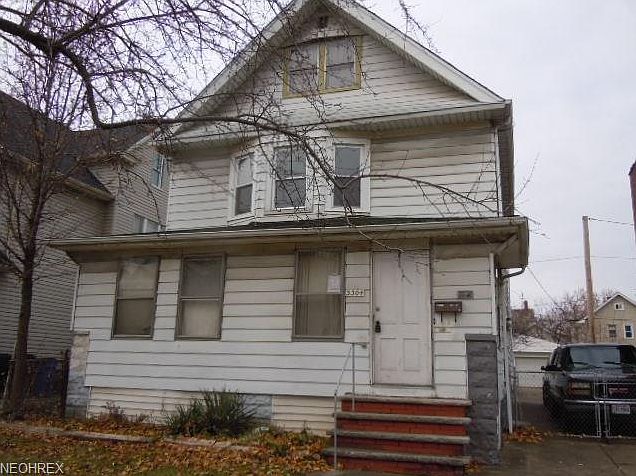 1st image of 3304 W 98th St