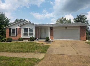 5378 Stonehurst Dr, Saint Louis, MO 63129