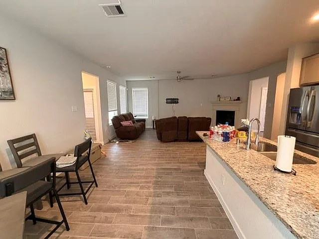 2719 Oakleaf Ash Ln — Photo 10