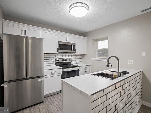 4th image of 2331 Avalon Woods Dr
