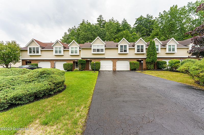 2nd image of 4052 Chaucer Place