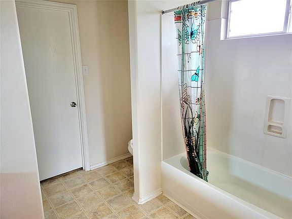 4th image of 19235 Montclair Meadow Ln
