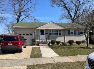 49 Avery St, Edison, NJ 08817