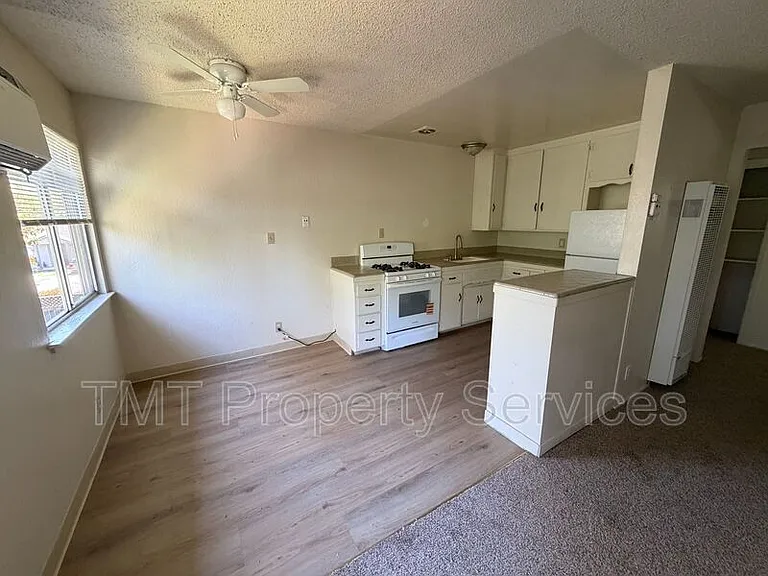2743 2nd Ave #7 — Photo 4