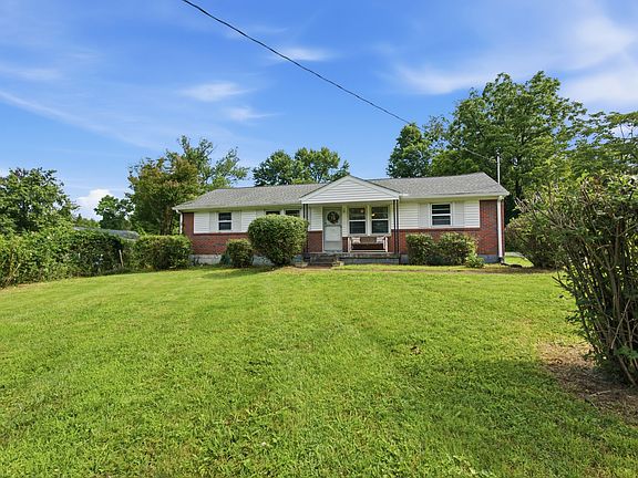 3rd image of 3835 Creekside Dr