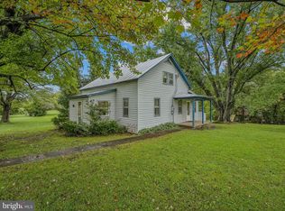 9797 Winchester Grade Rd, Berkeley Springs, WV 25411