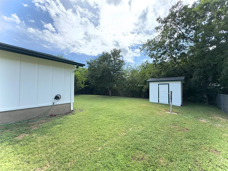 2206 Spring Breeze Dr — Photo 17