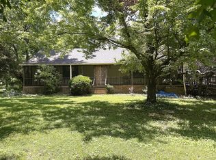 145 Crenshaw Rd, Bethpage, TN 37022