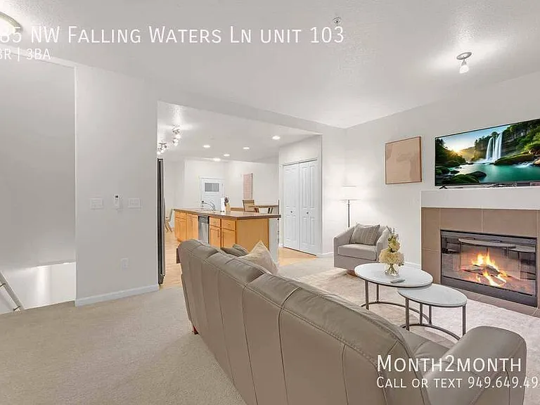 685 NW Falling Waters Ln #103 — Photo 3