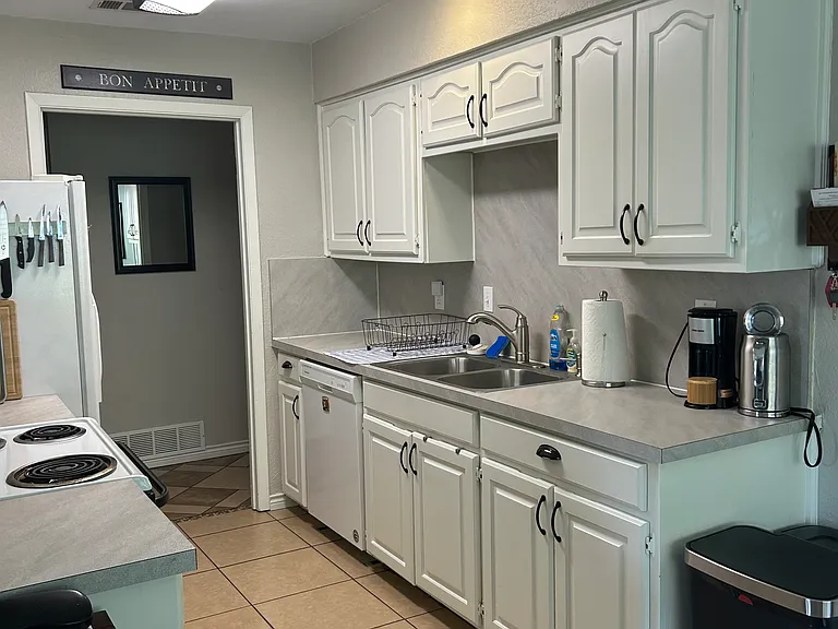 1609 White Oak Ct — Photo 7
