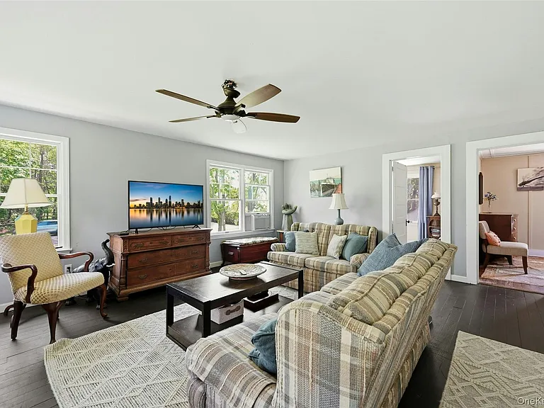 295 Jackson St — Photo 15
