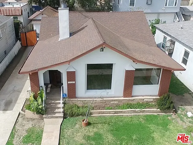 3 bed, 1377 sqft, $6,800 — Photo 2