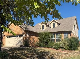 8153 Whitney Ln, Fort Worth, TX 76120