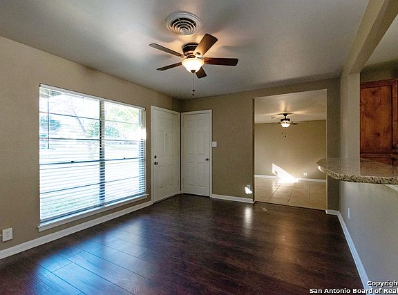 4th image of 3735 Crossette Dr