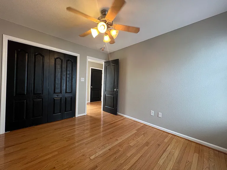 3705 Pendleton Ave — Photo 25