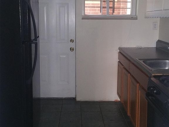 2nd image of 1609 Chapel St #11387584